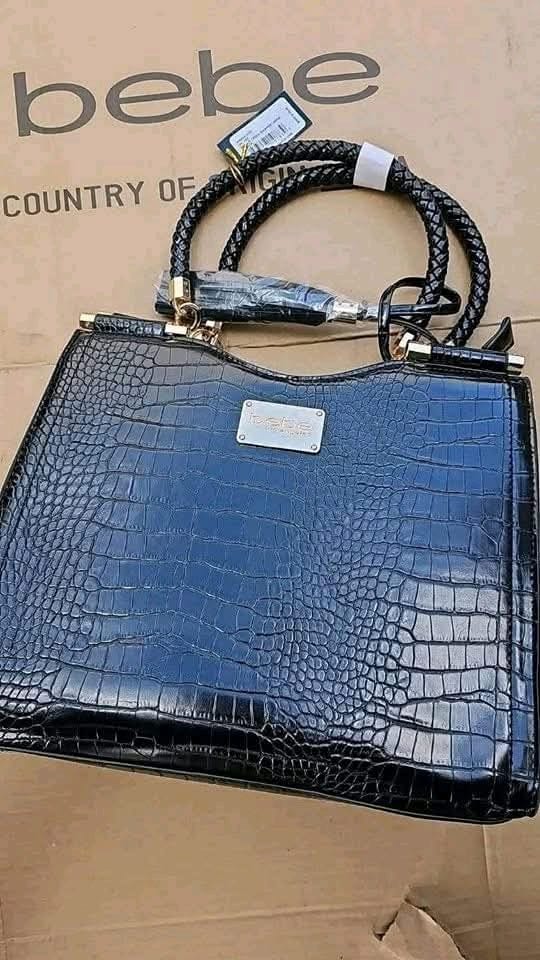 Buy Branded Handbags Pallet for Women