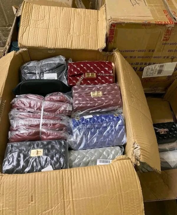 Buy Branded Handbags Pallet for Women