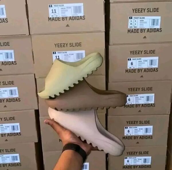 Buy Mixed Yeezy Slides Pallet