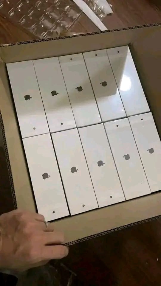 Buy Mixed iPhone 13 & iPhone 16 Pro Max Pallet