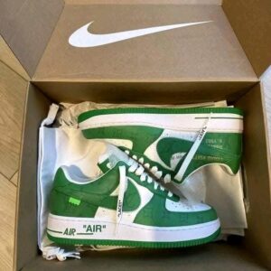 Buy a branded sneakers pallet