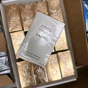 Buy a mixed perfume pallet