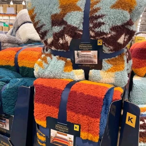 Buy bedding comforters pallet