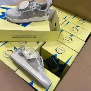 Buy mixed branded shoe pallet